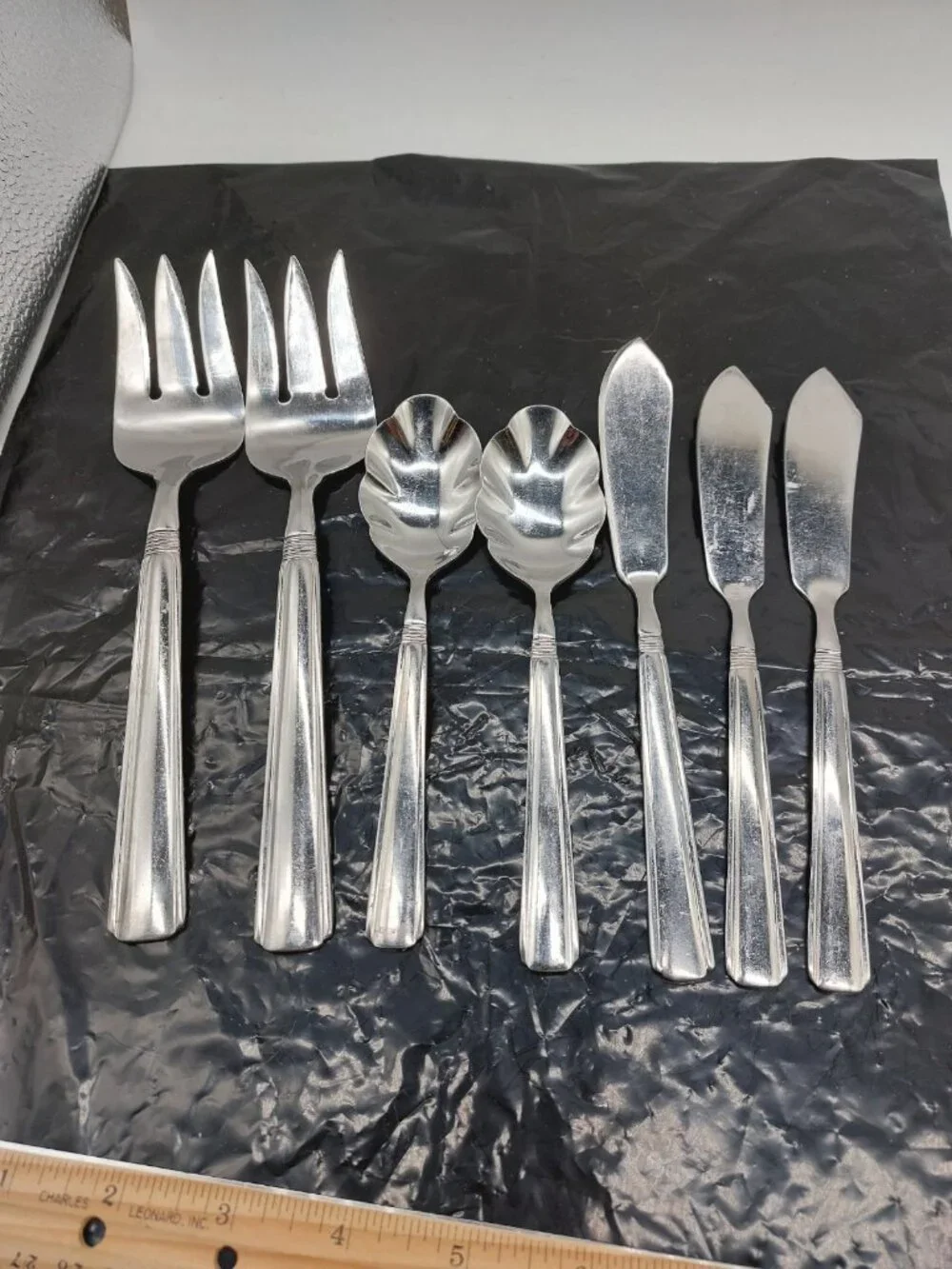 Pfaltzgraff Flatware 2 Sugar Spoons 2 Serving Forks 3 Butter Knives Lot Of 7